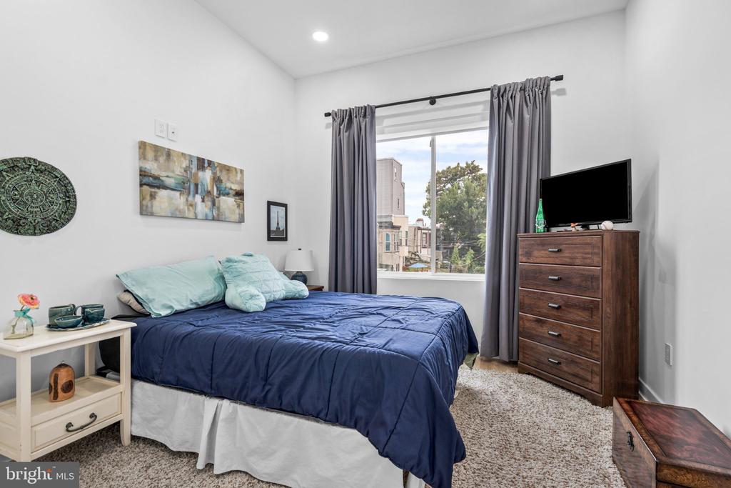 2808 W MASTER STREET Unit: 2