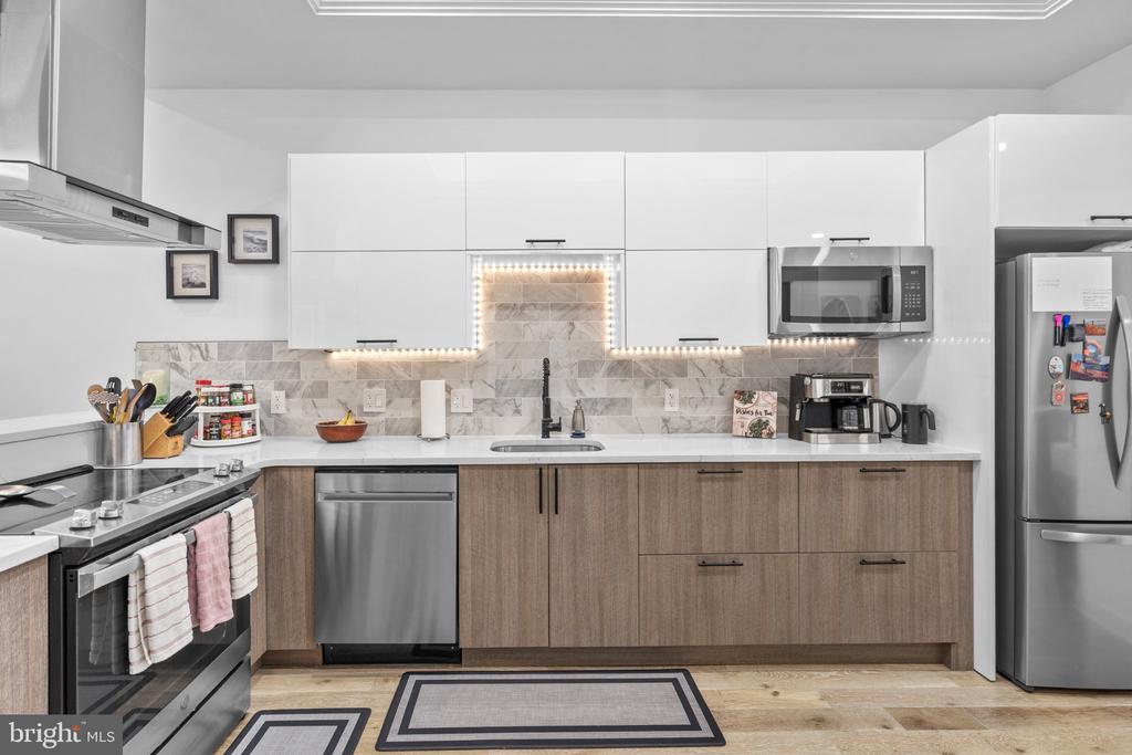 2808 W MASTER STREET Unit: 2