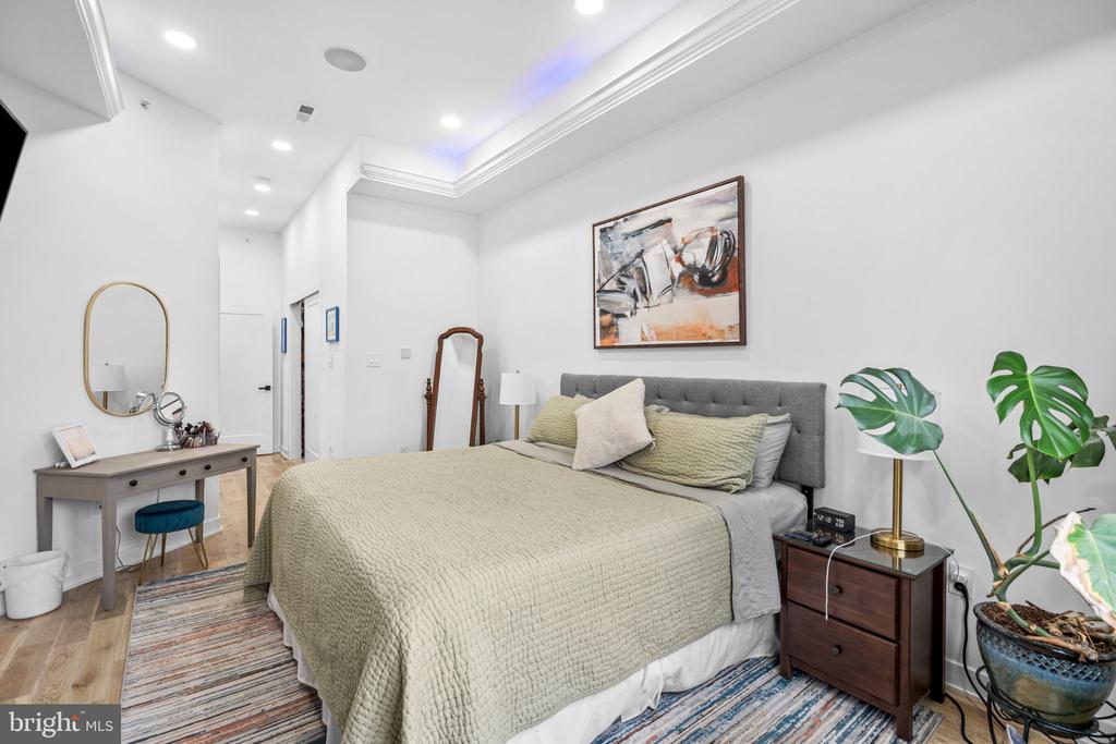 2808 W MASTER STREET Unit: 2
