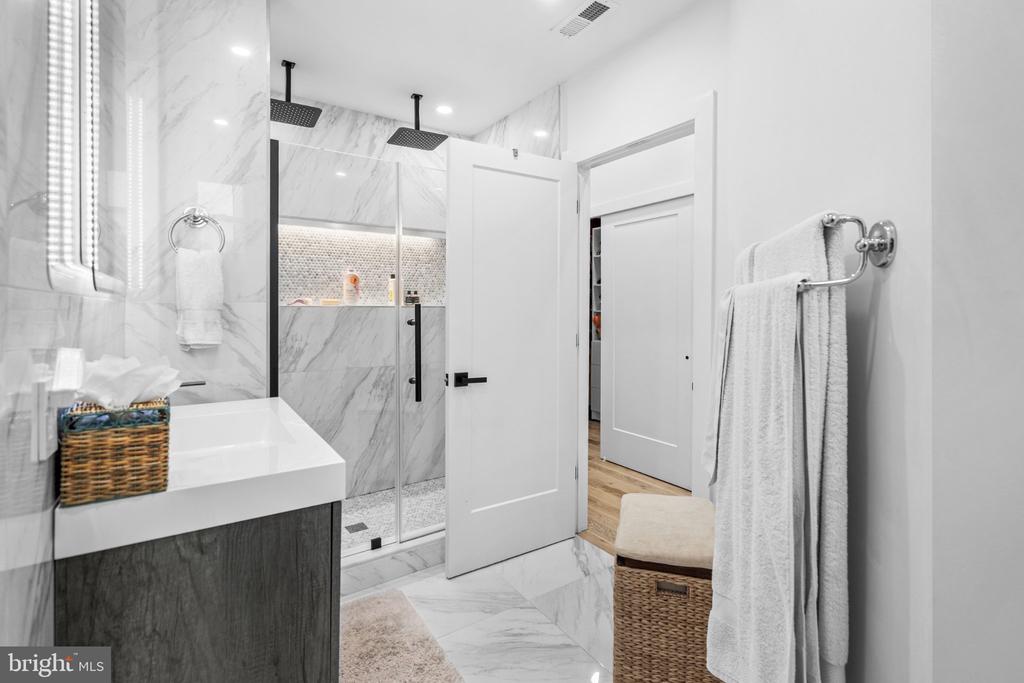 2808 W MASTER STREET Unit: 2