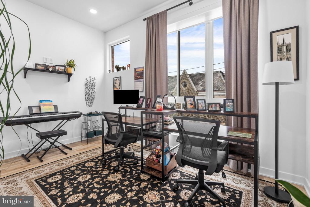 2808 W MASTER STREET Unit: 2