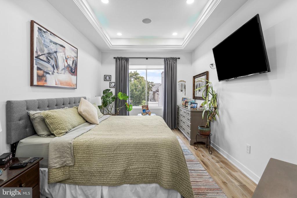 2808 W MASTER STREET Unit: 2