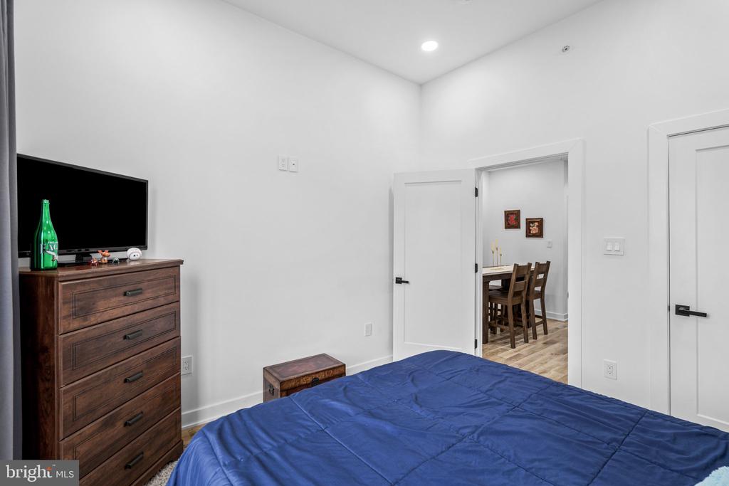 2808 W MASTER STREET Unit: 2