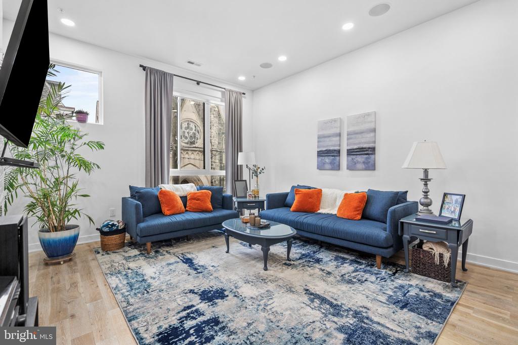 2808 W MASTER STREET Unit: 2
