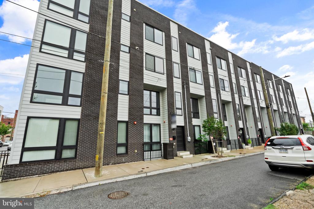 1600 N BODINE STREET
