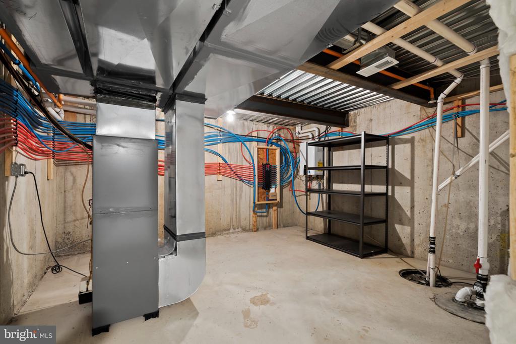 1600 N BODINE STREET