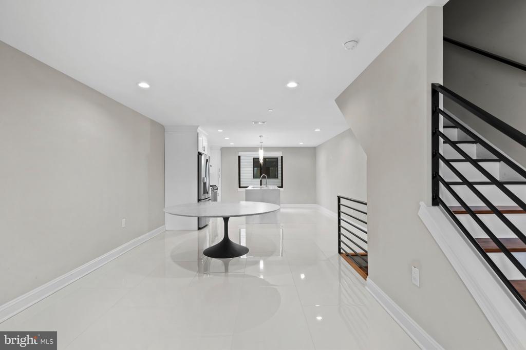 1600 N BODINE STREET