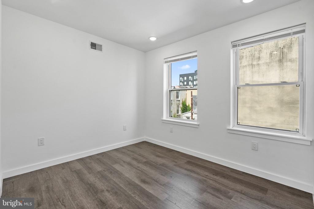 39 W WILDEY STREET