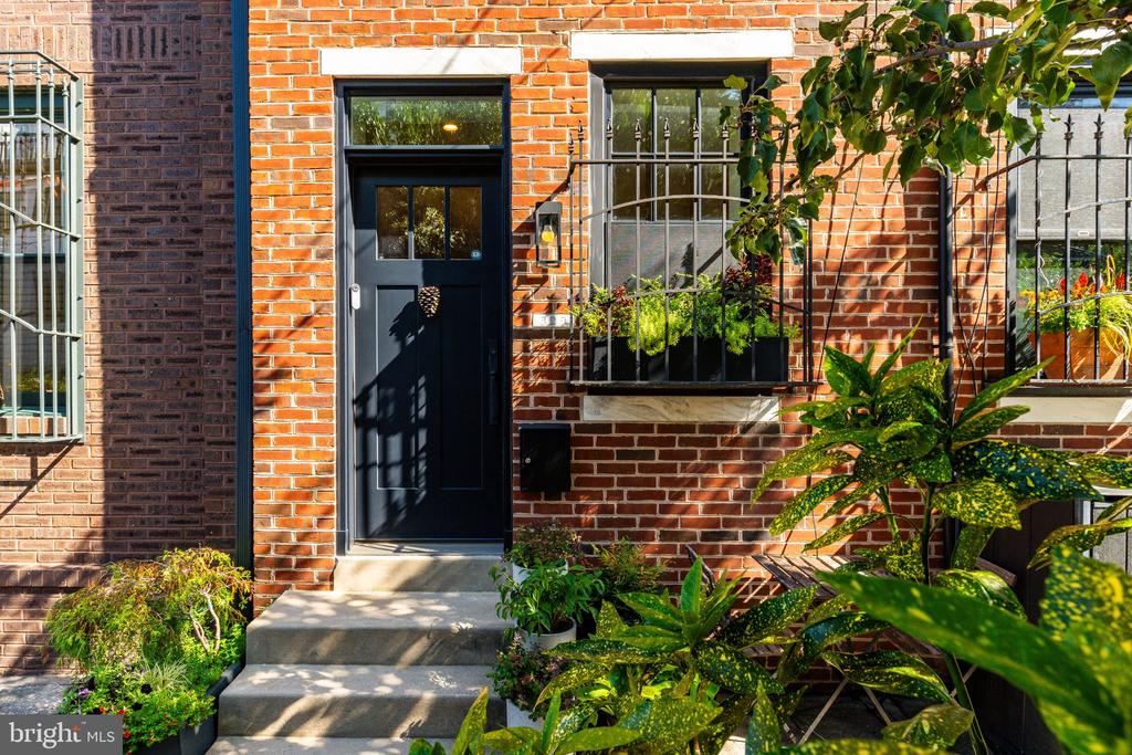 329 FITZWATER STREET