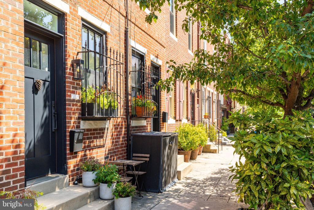329 FITZWATER STREET
