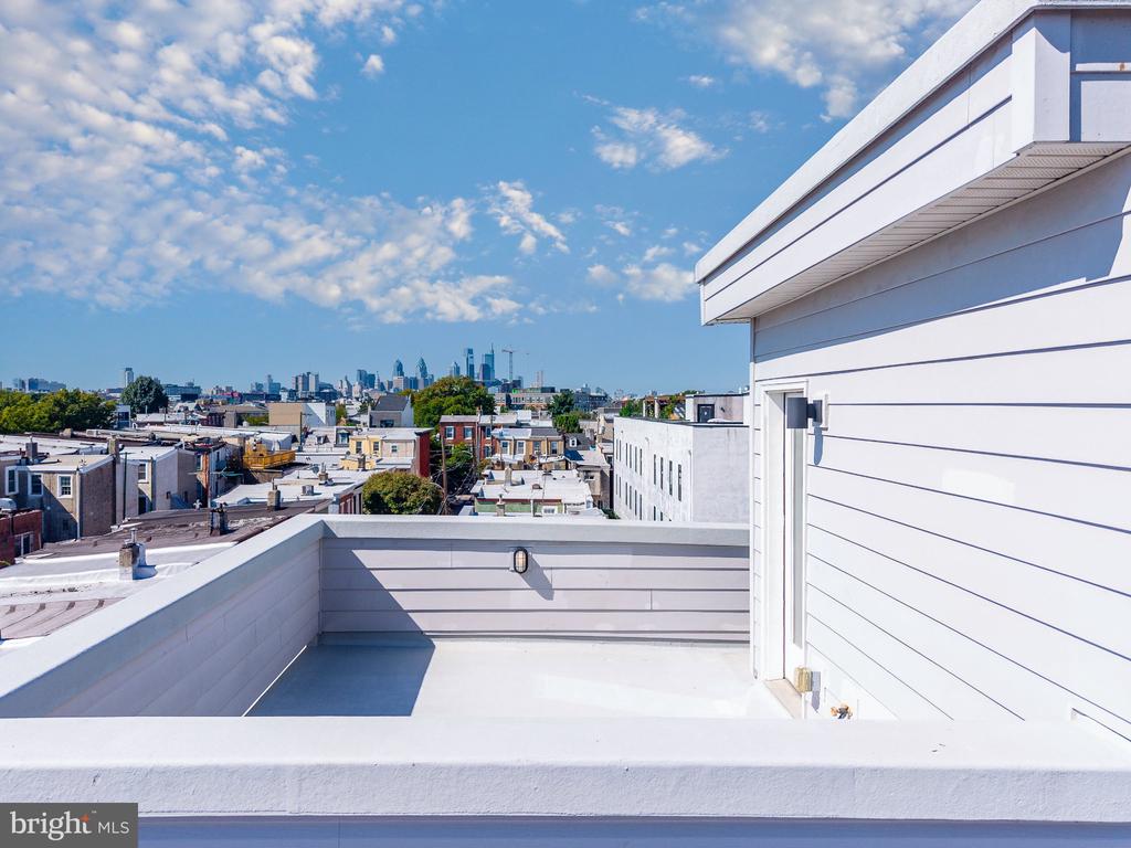 423 E FLORA STREET