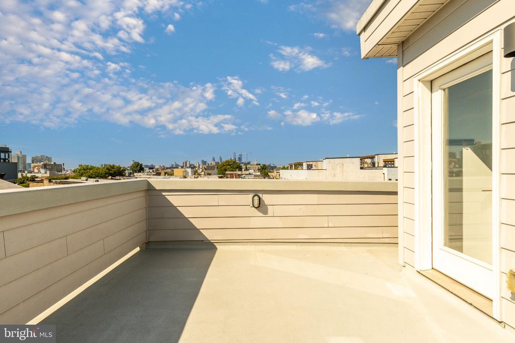 423 E FLORA STREET