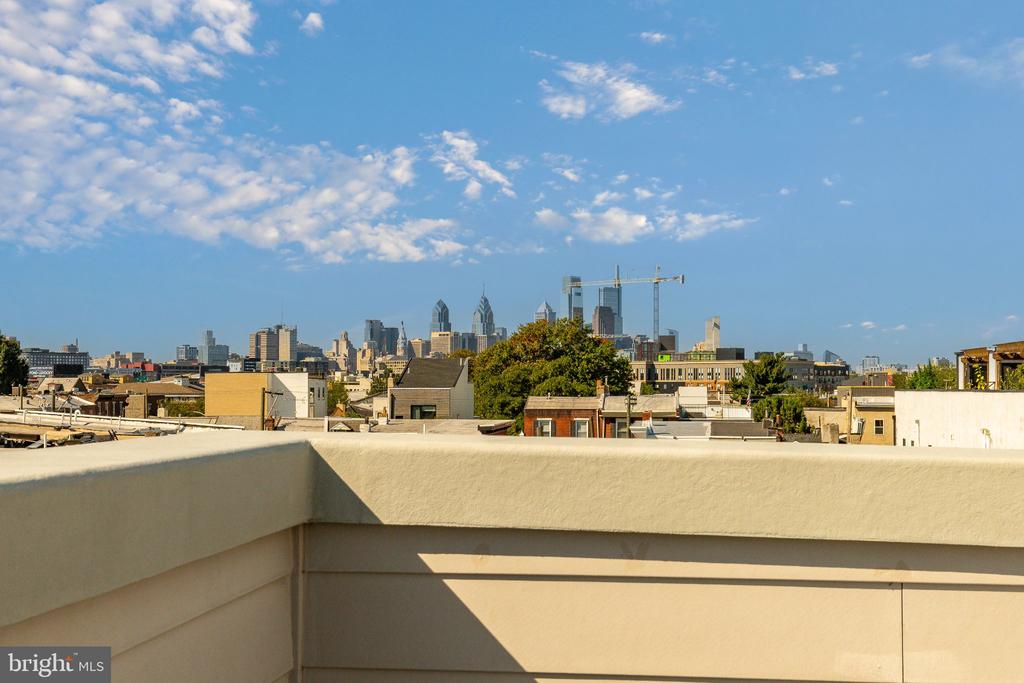 423 E FLORA STREET