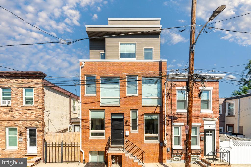 423 E FLORA STREET