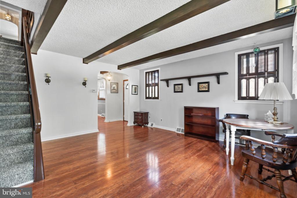 8010 LEXINGTON AVENUE
