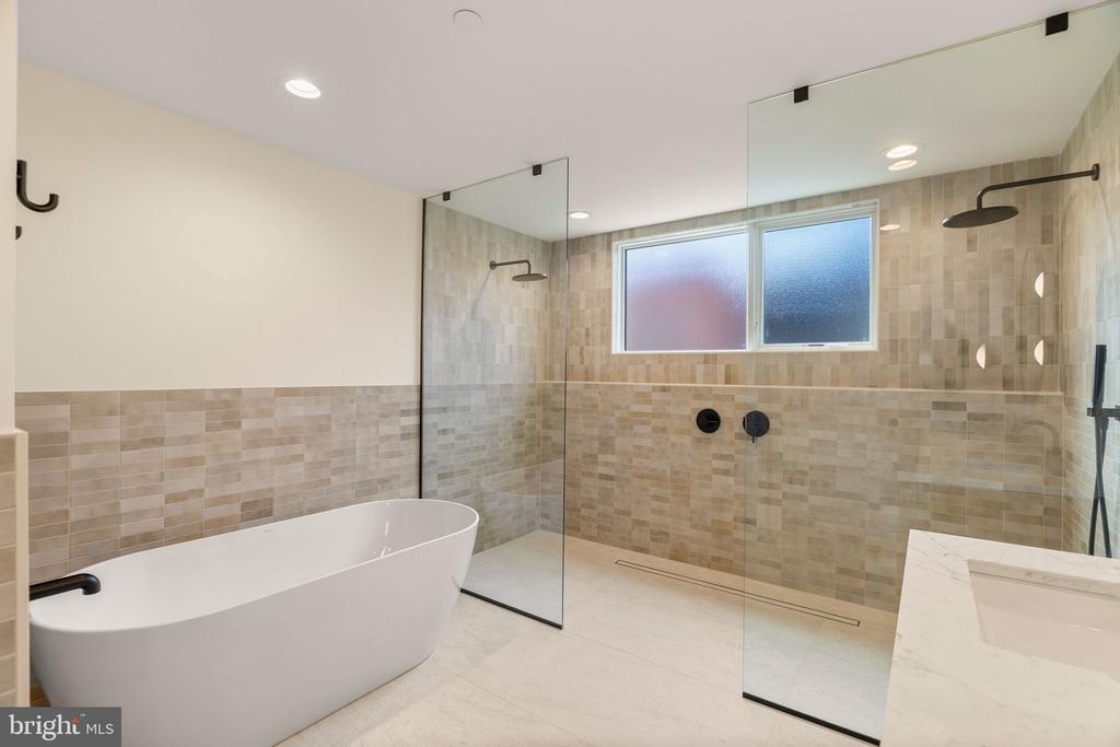 952 N 6TH STREET