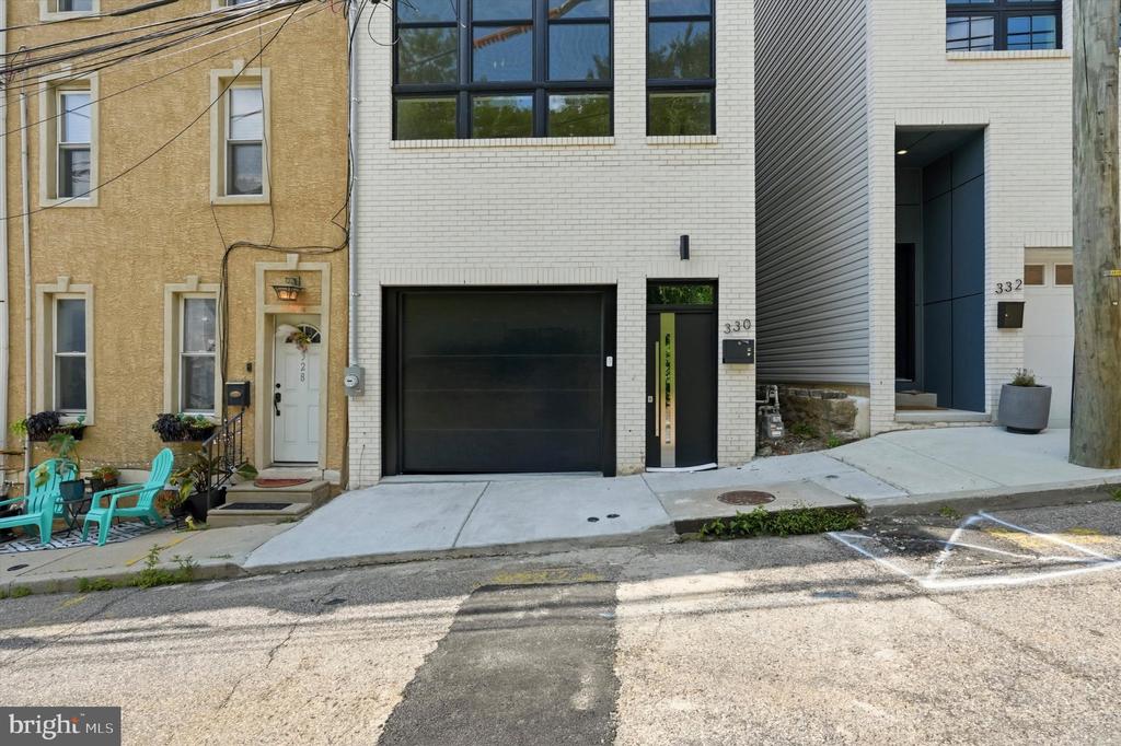 330 CARSON STREET