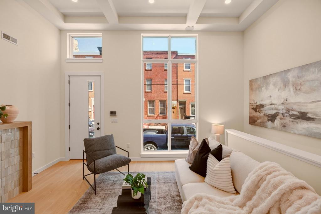 960 N 6TH STREET