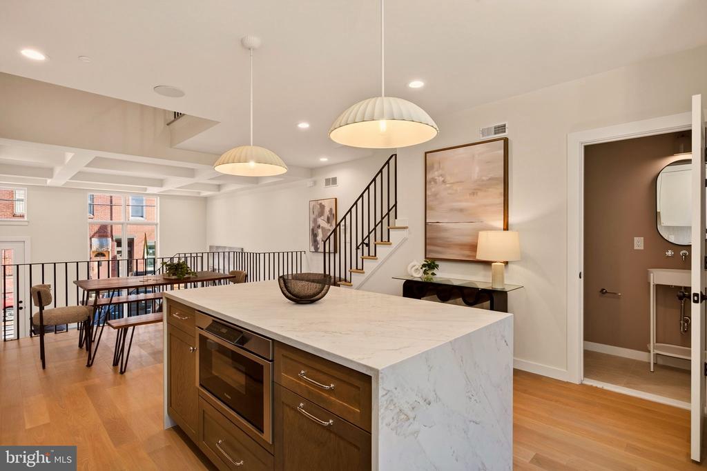 960 N 6TH STREET