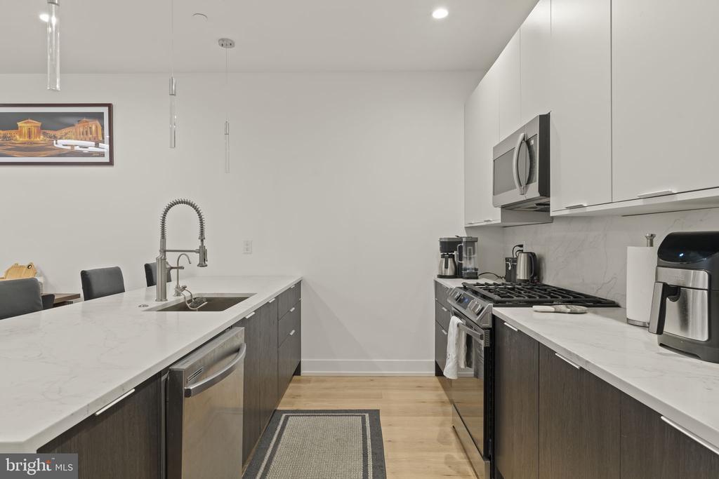 119 GREENWICH STREET Unit: 8