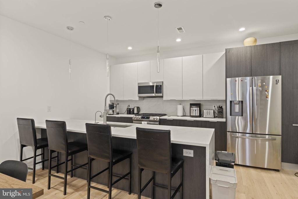 119 GREENWICH STREET Unit: 8