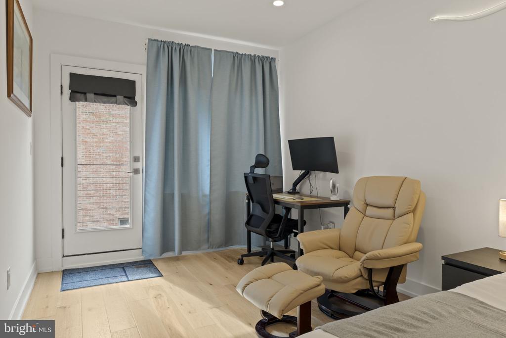 119 GREENWICH STREET Unit: 8