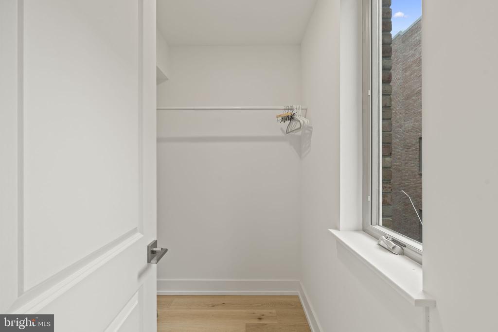 119 GREENWICH STREET Unit: 8