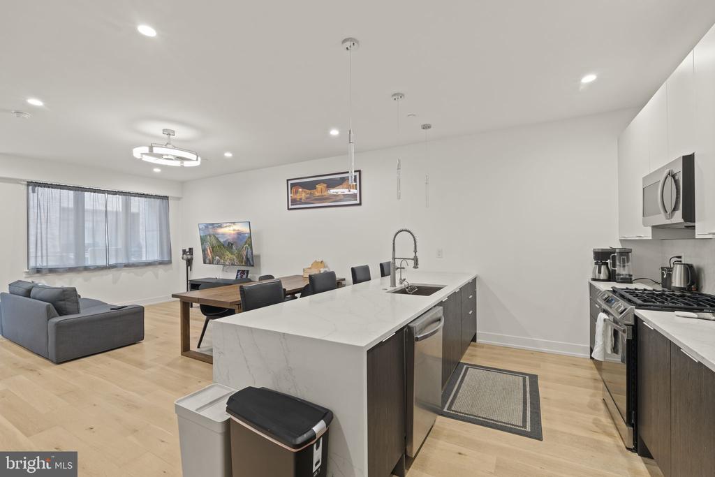 119 GREENWICH STREET Unit: 8