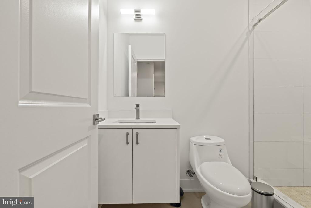 119 GREENWICH STREET Unit: 8