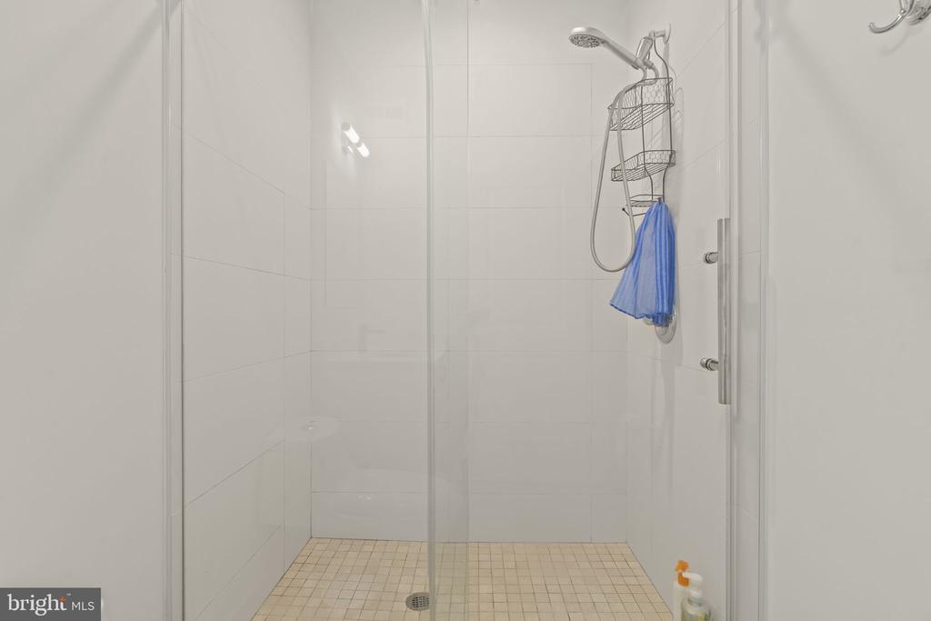 119 GREENWICH STREET Unit: 8