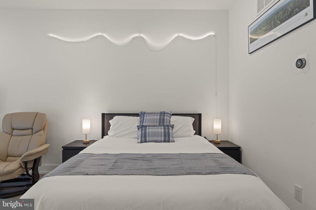 119 GREENWICH STREET Unit: 8
