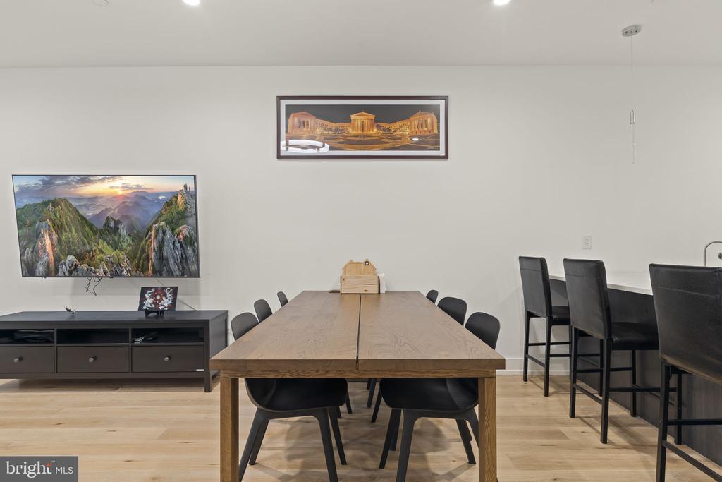 119 GREENWICH STREET Unit: 8