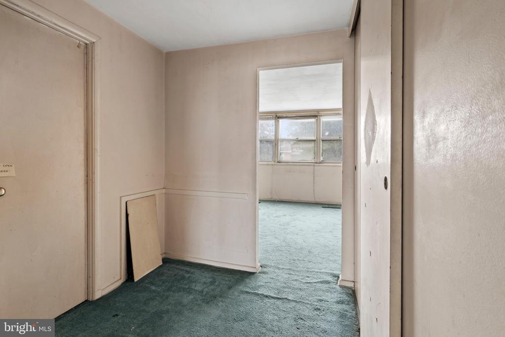 4236 LAWNSIDE ROAD