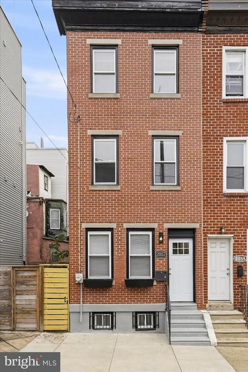 2057 N 9TH STREET