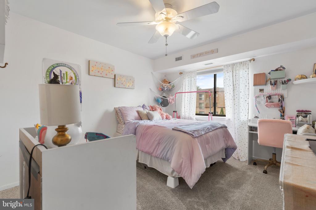47202 DELAIRE LANDING ROAD Unit: 202