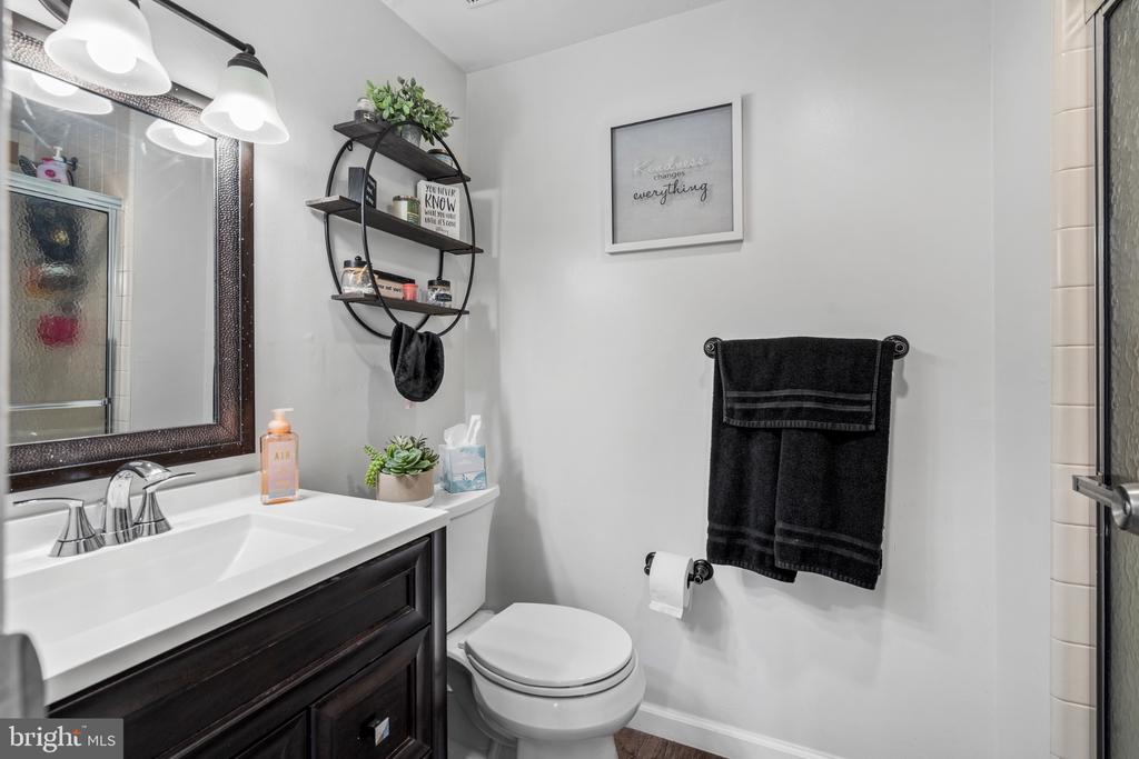 47202 DELAIRE LANDING ROAD Unit: 202