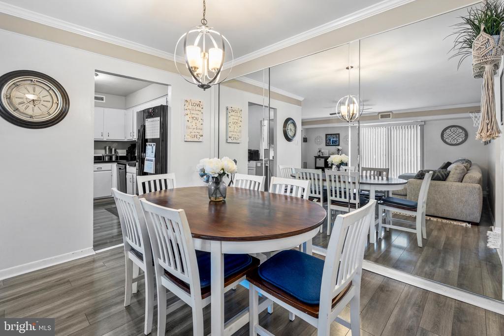 47202 DELAIRE LANDING ROAD Unit: 202