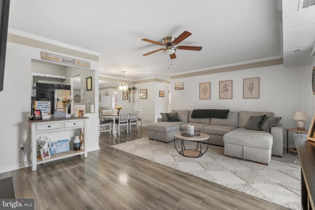 47202 DELAIRE LANDING ROAD Unit: 202