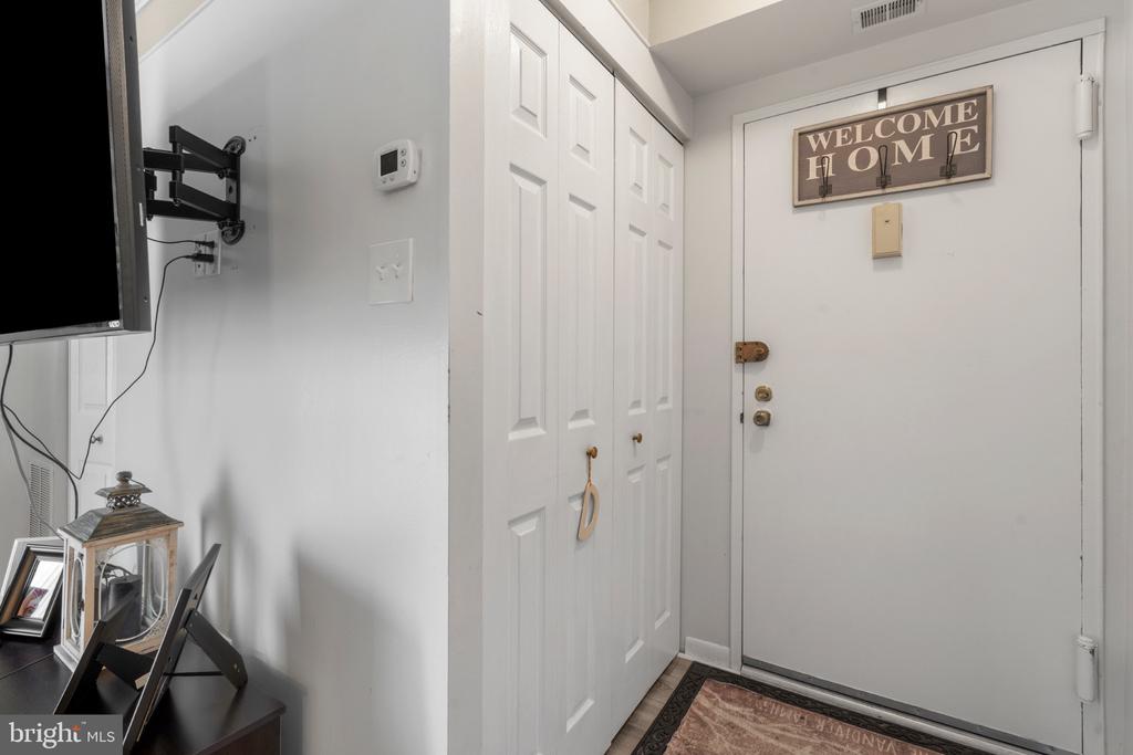 47202 DELAIRE LANDING ROAD Unit: 202