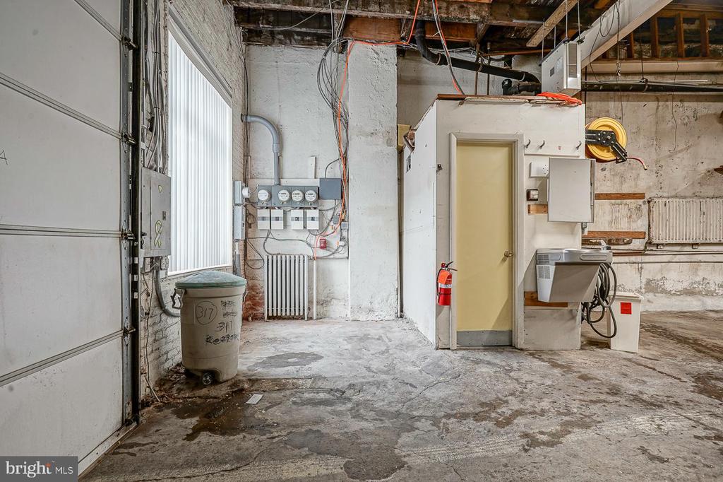 317 DICKINSON STREET Unit: WAREHOUSE