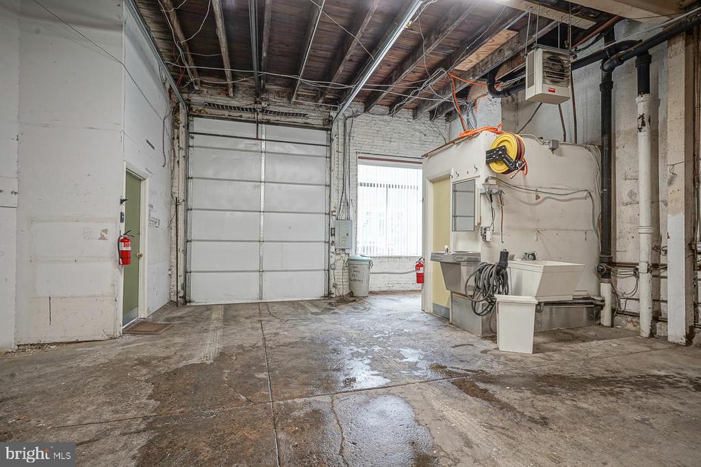 317 DICKINSON STREET Unit: WAREHOUSE