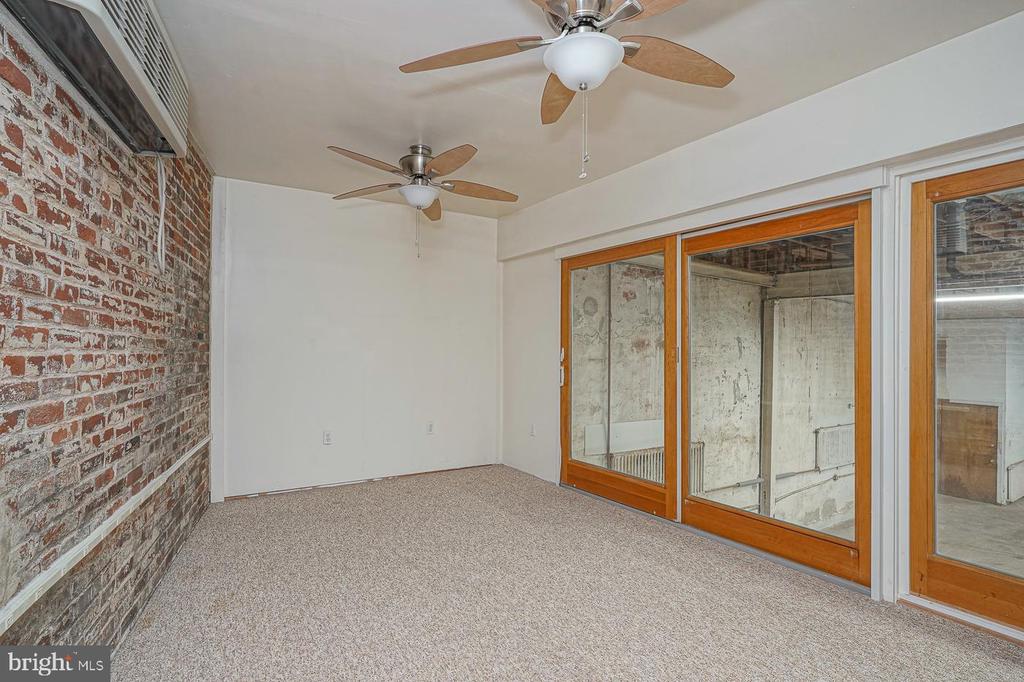 317 DICKINSON STREET Unit: WAREHOUSE