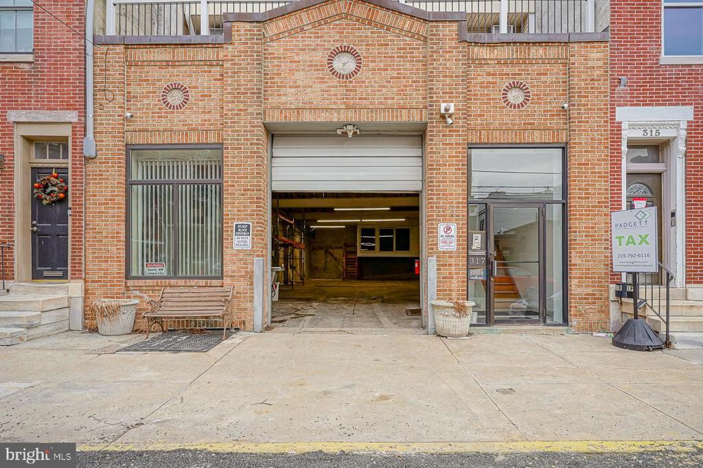 317 DICKINSON STREET Unit: WAREHOUSE