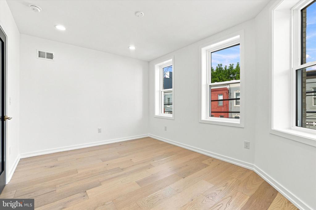 1235 S 26TH STREET Unit: 1