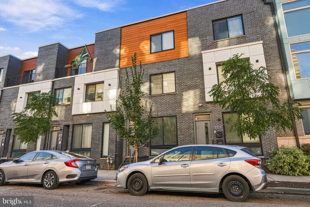 1618 GERMANTOWN AVENUE Unit: B