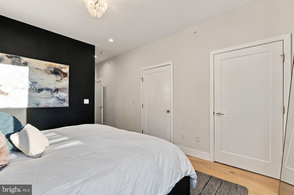 1618 GERMANTOWN AVENUE Unit: B