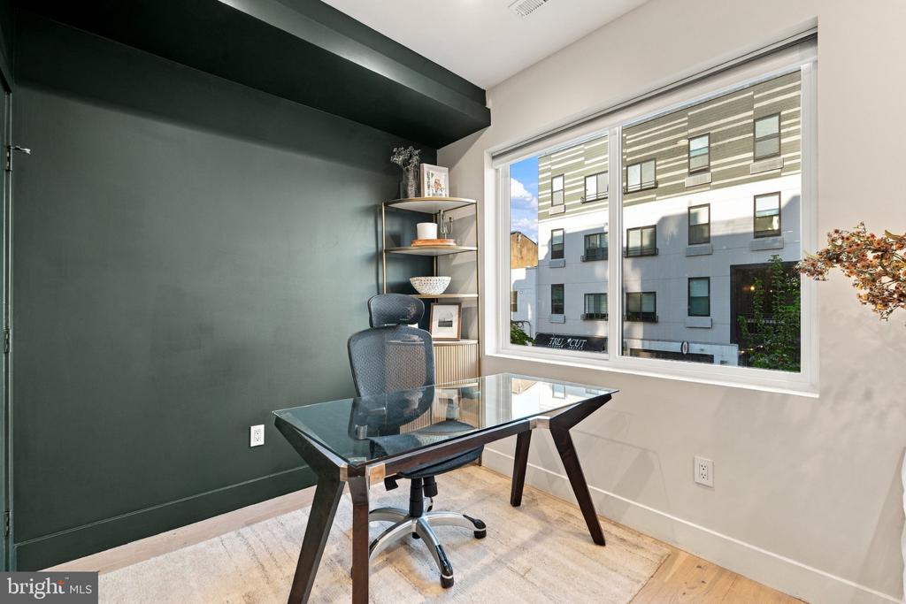 1618 GERMANTOWN AVENUE Unit: B