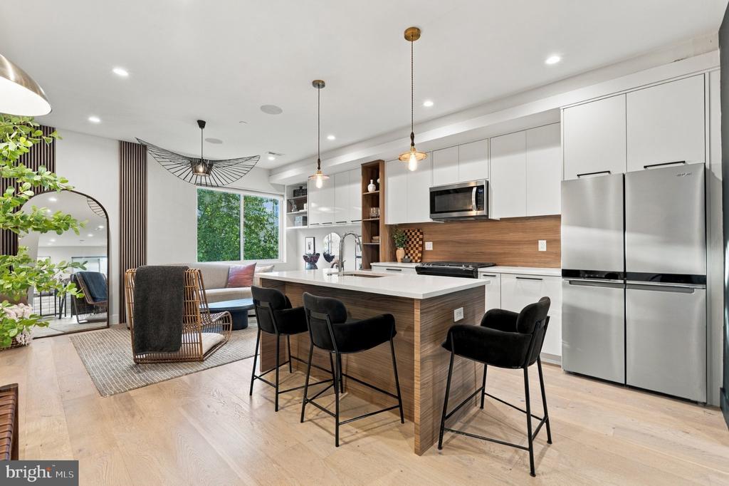 1618 GERMANTOWN AVENUE Unit: B