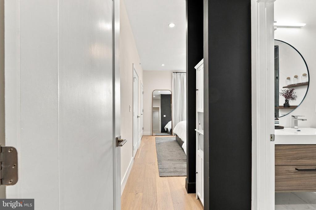 1618 GERMANTOWN AVENUE Unit: B