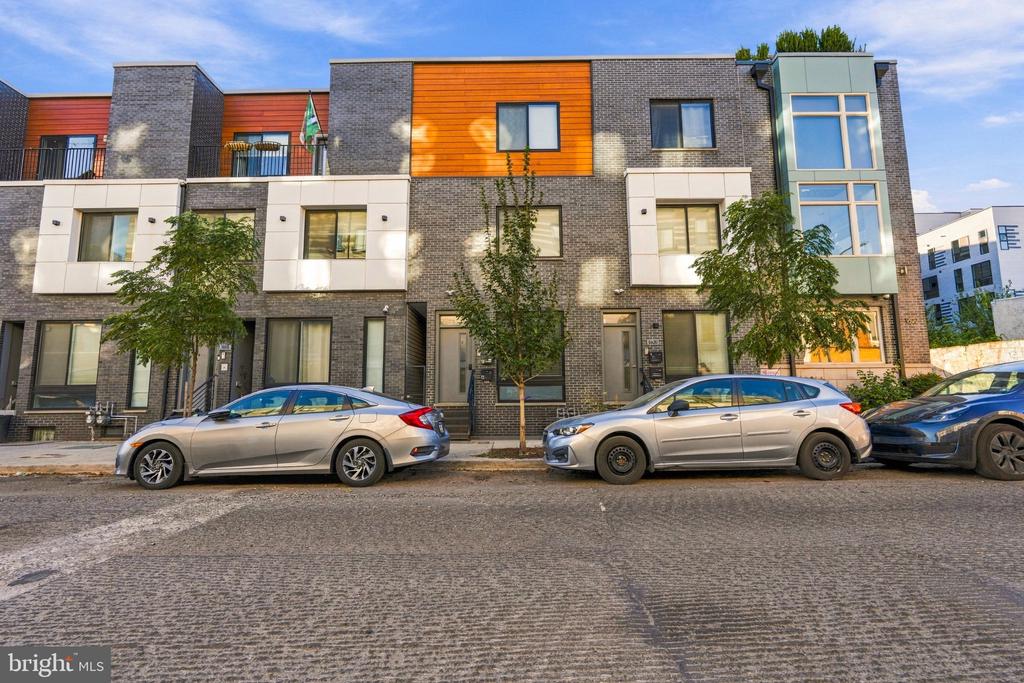 1618 GERMANTOWN AVENUE Unit: B